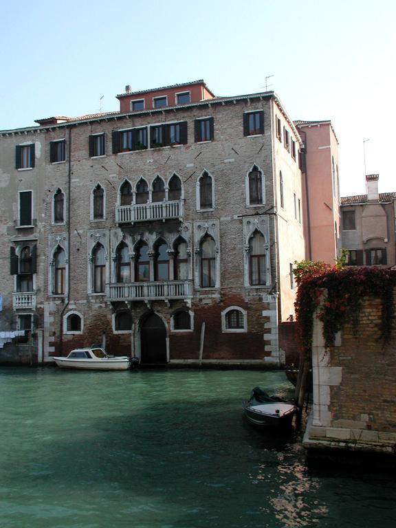 At A Palazzo Bed & Breakfast Venedig